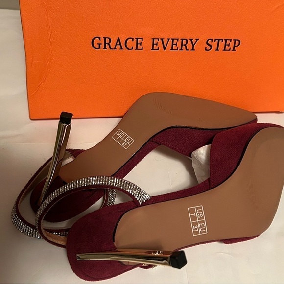 Castamere high  heels 👠 - Picture 5 of 7